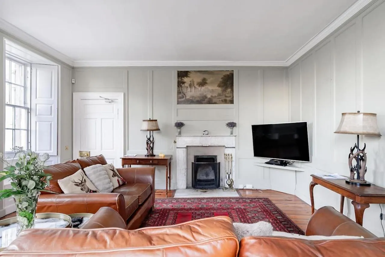 Drylaw House, Grade A Listed Mansion Near City Centre Edimburgo 0*,  Reino Unido